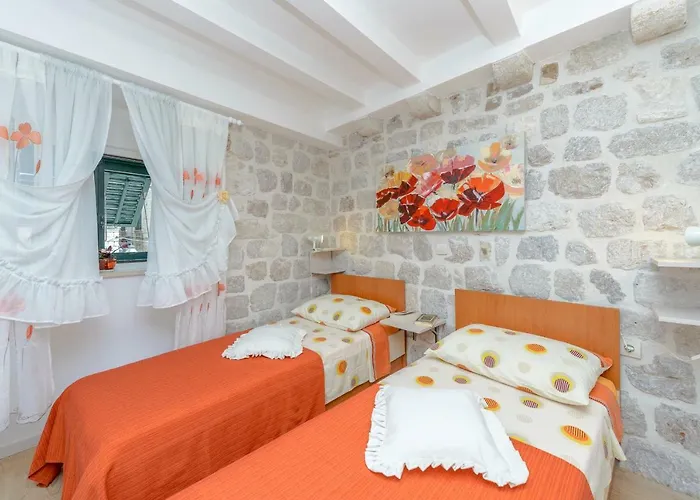 Πανσιόν Stradun 3*