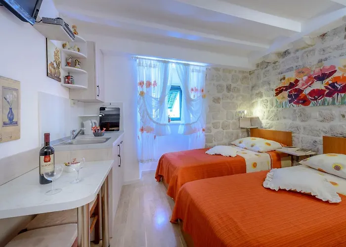 Πανσιόν Stradun 3*